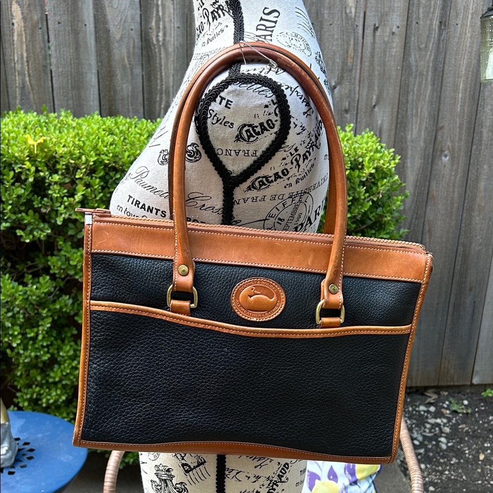 Vintage Dooney & Bourke Black and Tan Bag